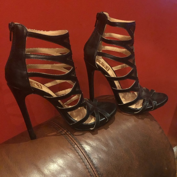 Black Ankle Platforms - Picture 1 of 5